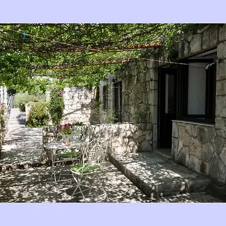 Busurelo Πανσιόν
